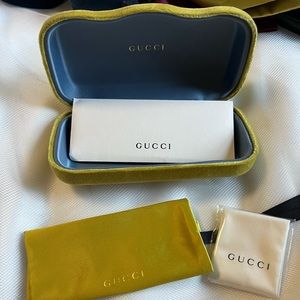 NEW Gucci Velvet Clamshell Case in Chartreuse